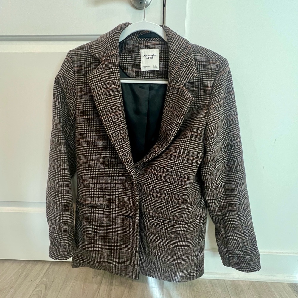 Abercrombie and Fitch Women's
Heavyweight Wool-Blend Blazer Coat